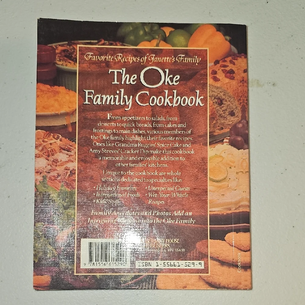 The Oke Family Cookbook Favorite Recipes of Janette's Family By Deborah Oke, Bar